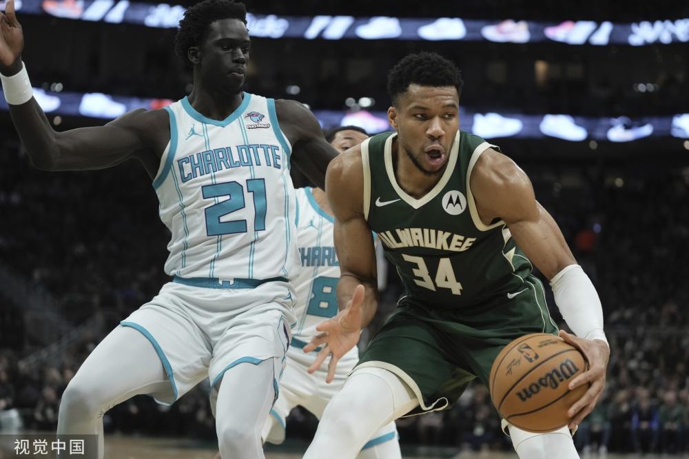 他在篮下的 他在篮下的